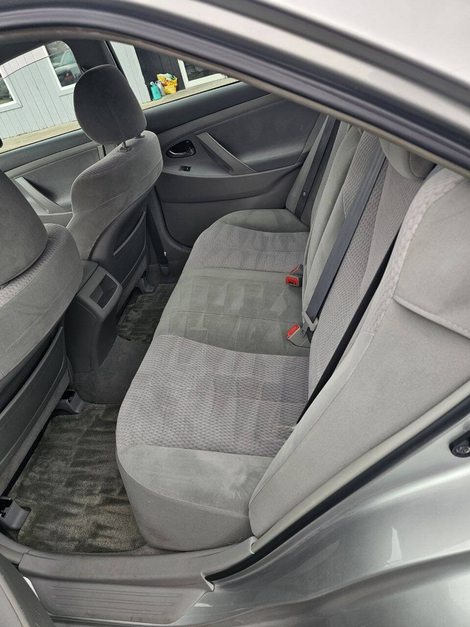 Used 2010 Toyota Camry LE FWD image 14