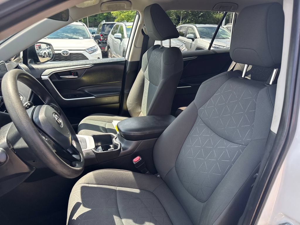 Used 2023 Toyota RAV4 XLE FWD image 15