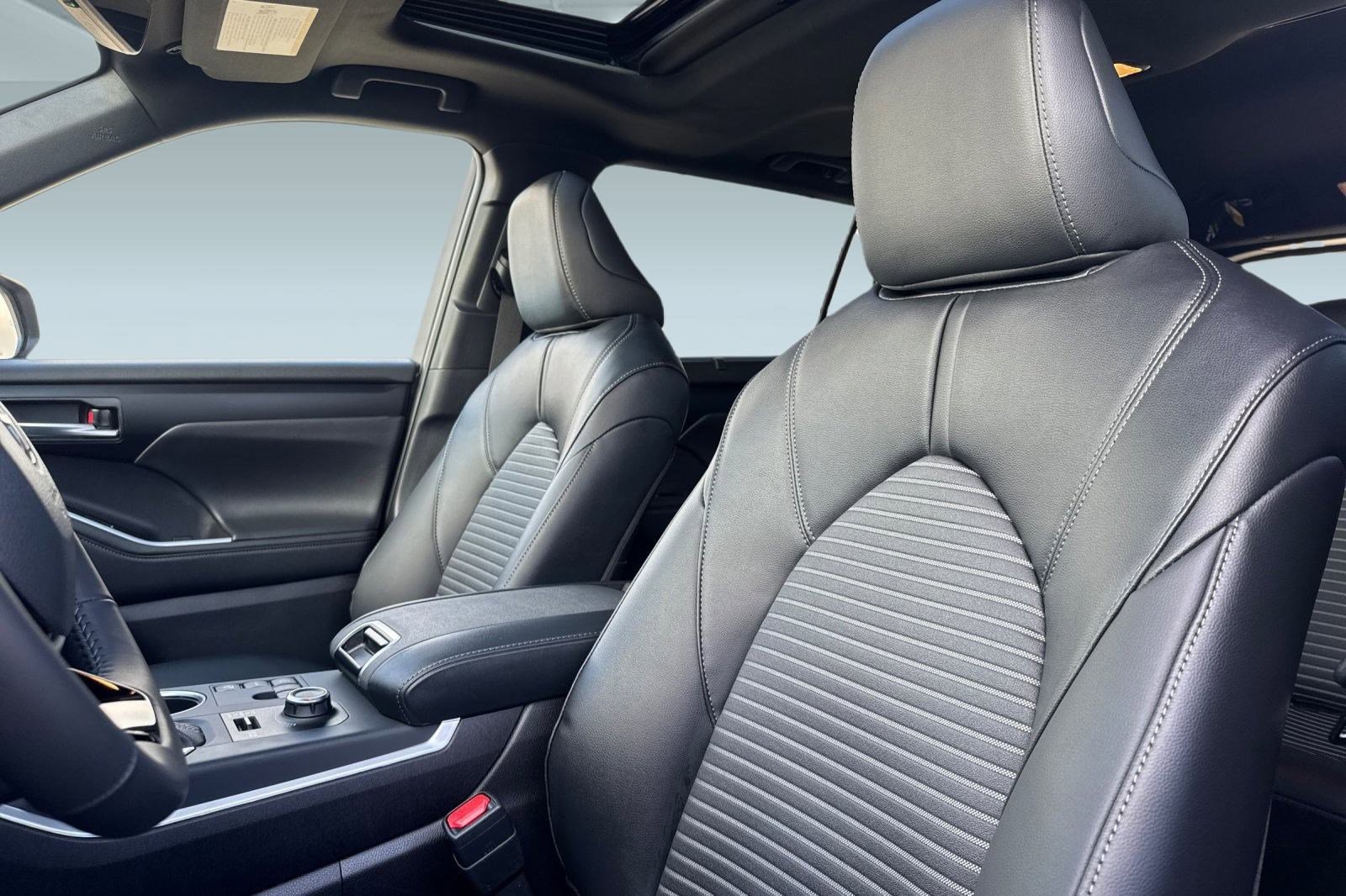 New 2026 Toyota Highlander XLE image 23