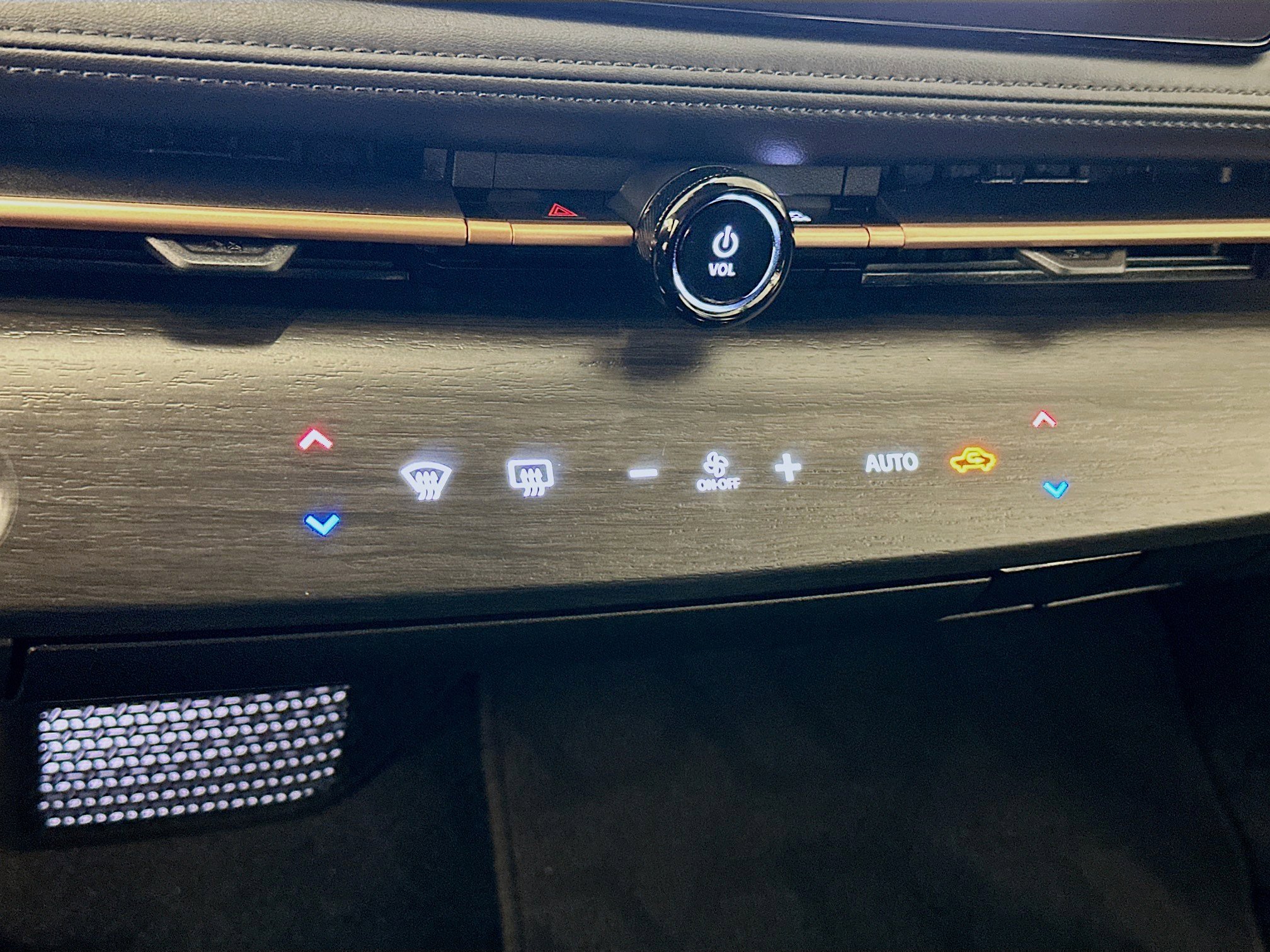 Used 2024 Nissan Ariya AWD image 24