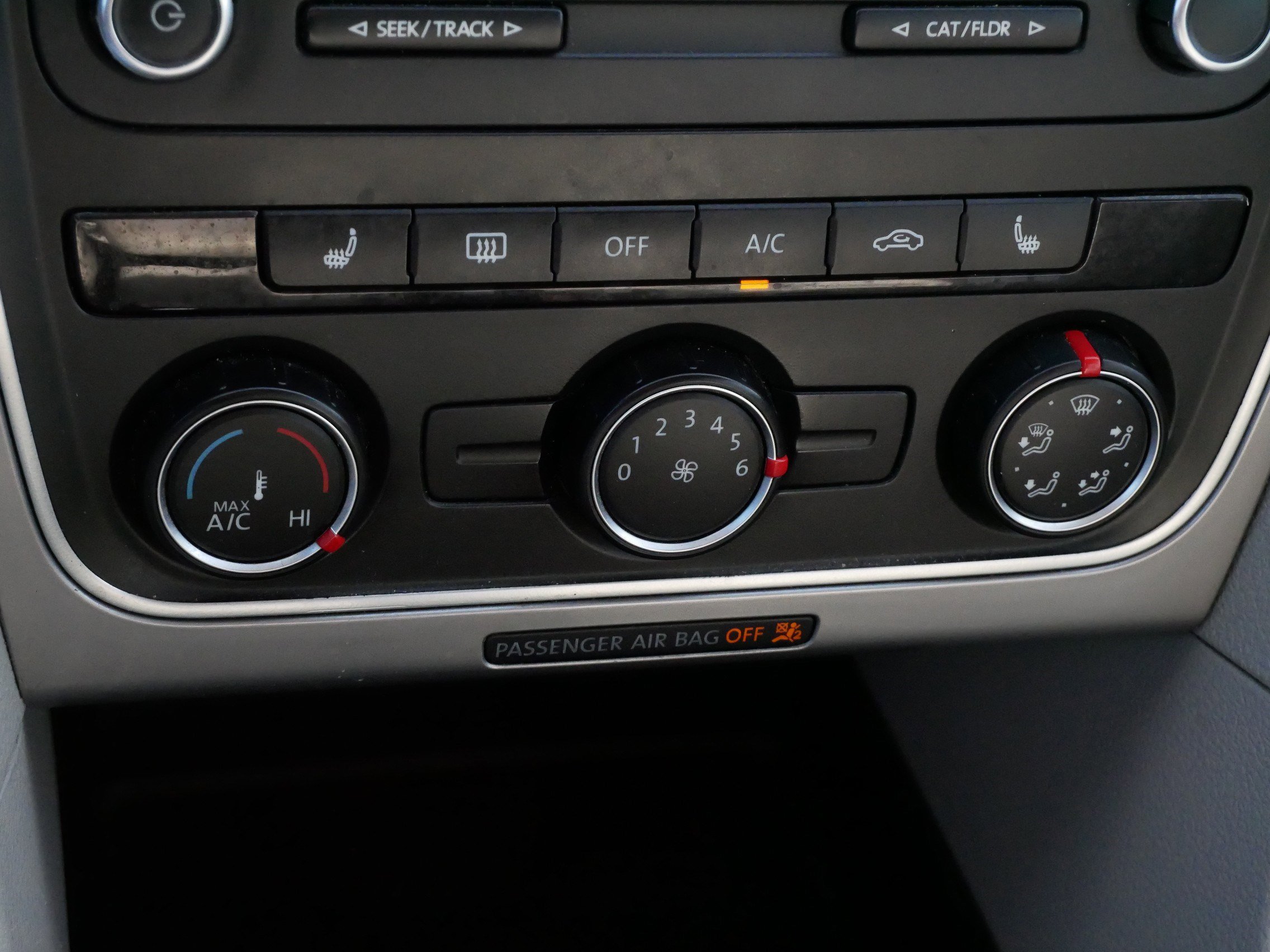 Used 2013 Volkswagen Passat Wolfsburg Edition image 23