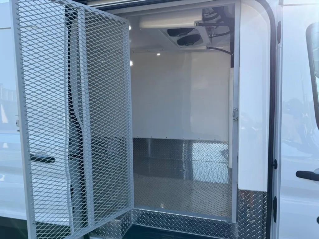 Used 2019 Ford Transit 250 148 Medium Roof image 26