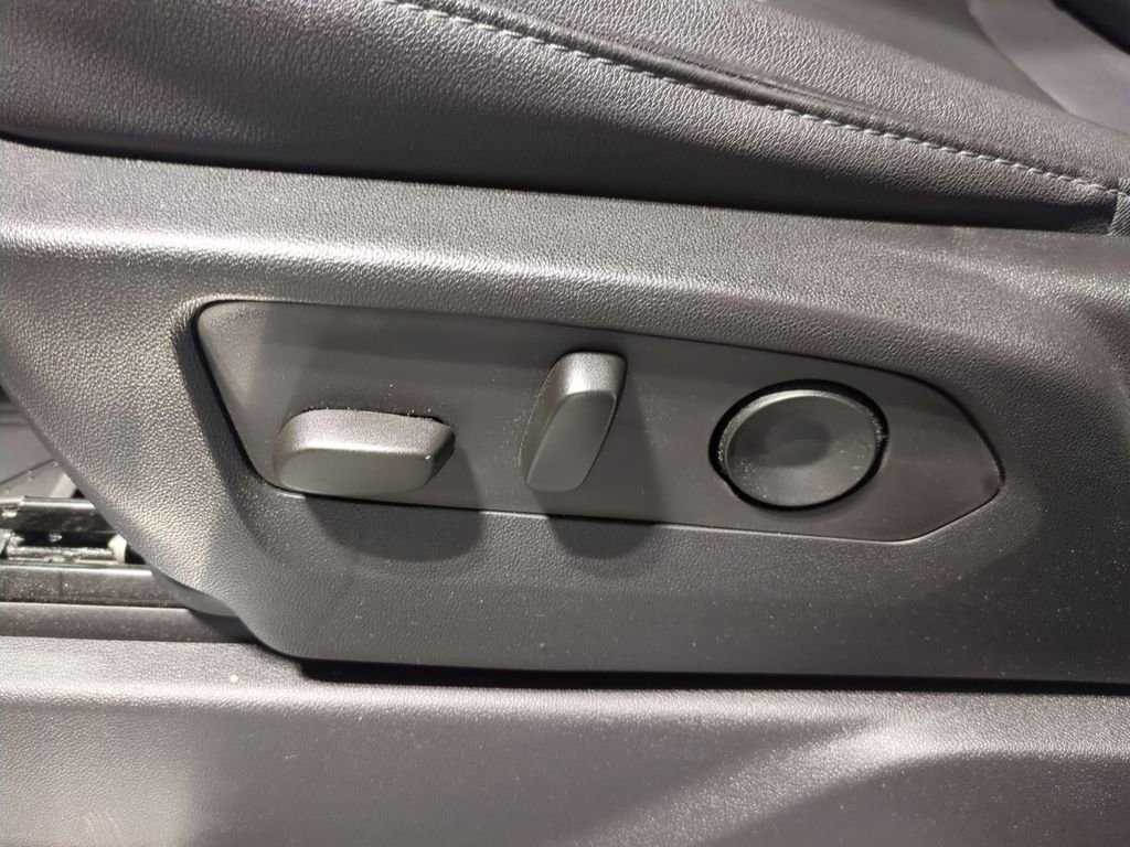 Used 2022 Chevrolet Silverado 1500 LTZ w/ LTZ Convenience Package II image 21