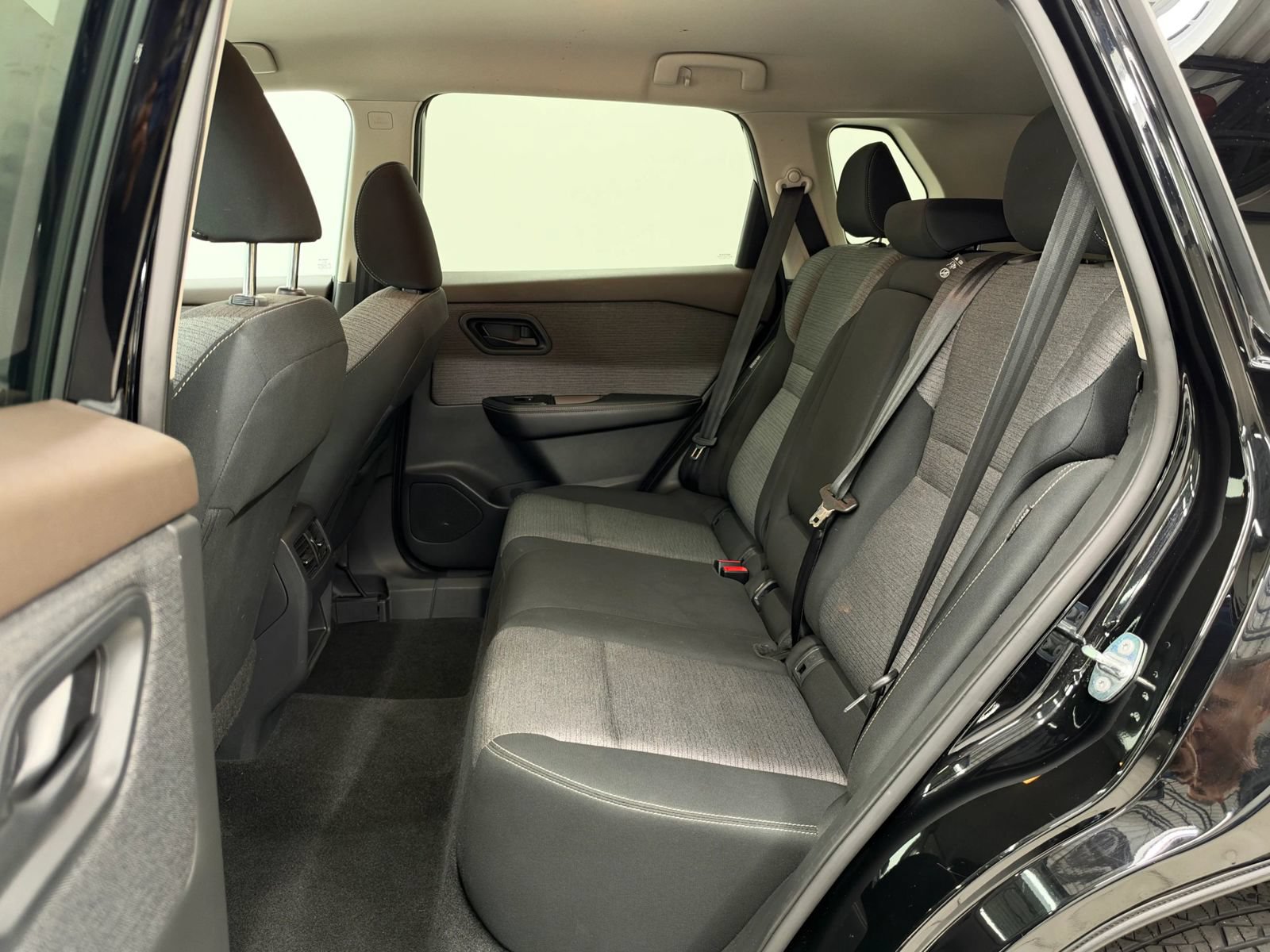 Used 2021 Nissan Rogue S AWD/4WD image 18