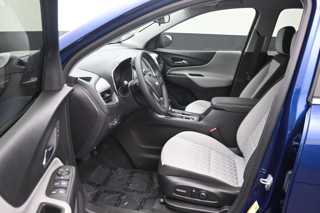 Used 2023 Chevrolet Equinox LT w/ Driver Convenience Package FWD image 13