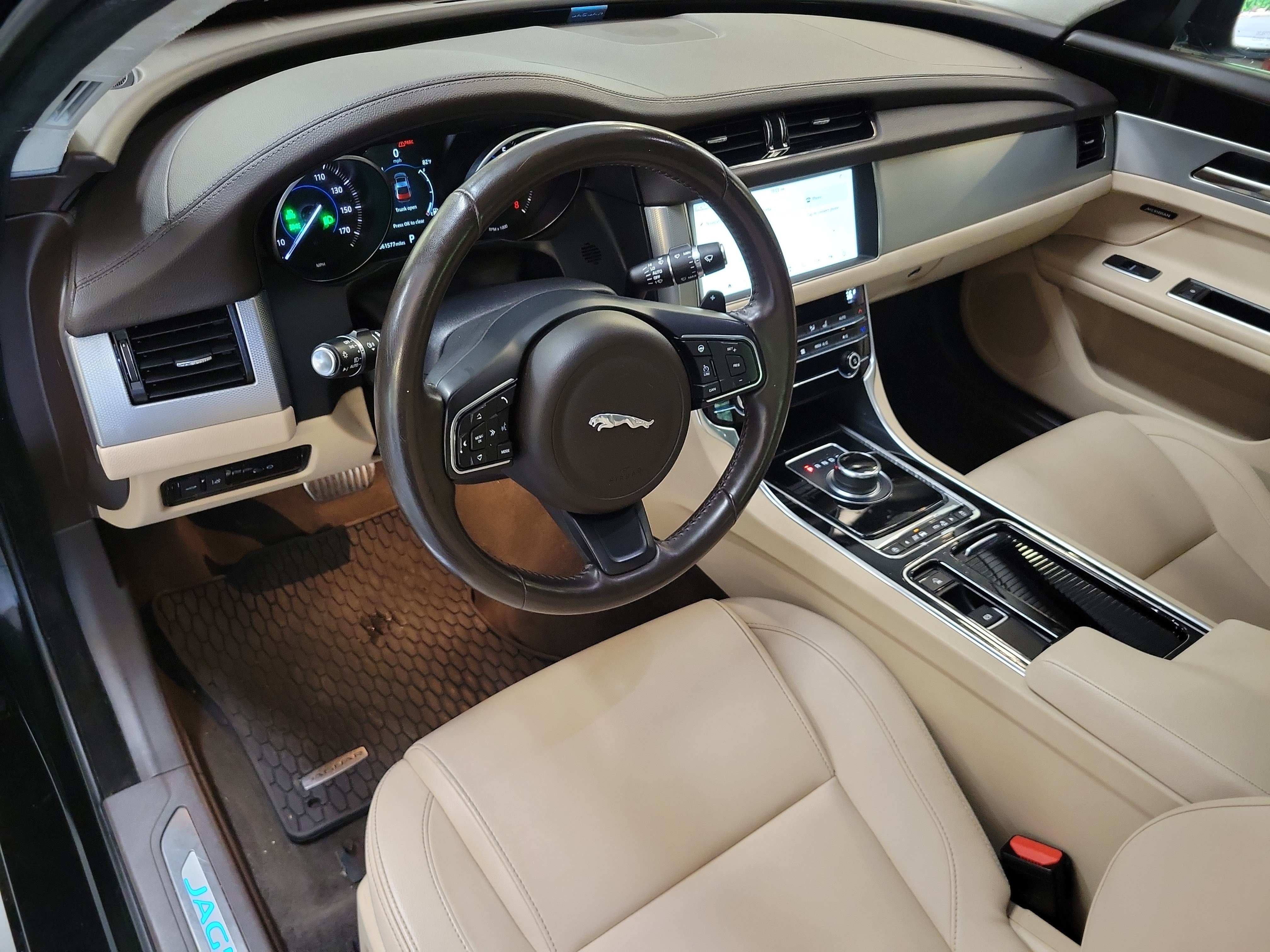 Used 2020 Jaguar XF Premium AWD/4WD image 8