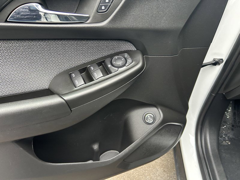 Used 2025 Chevrolet TrailBlazer LT w/ Convenience Package image 17