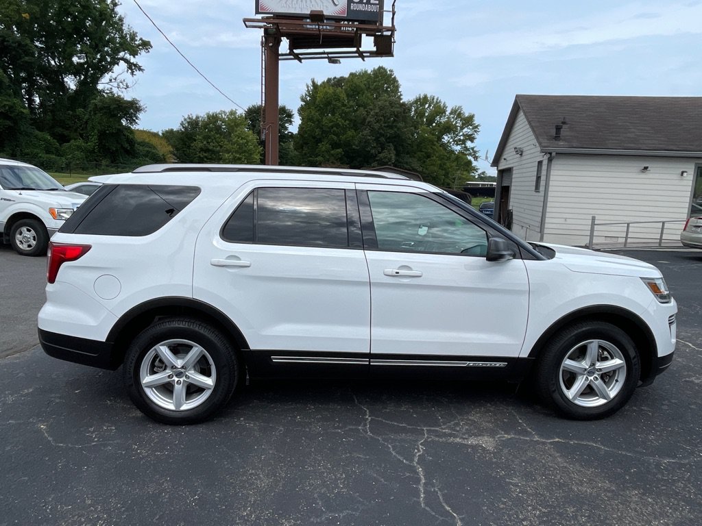 Used 2018 Ford Explorer XLT FWD image 7