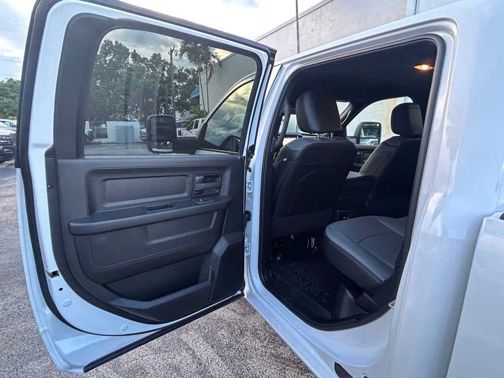 New 2026 RAM 3500 Tradesman w/ Chrome Appearance Group image 40