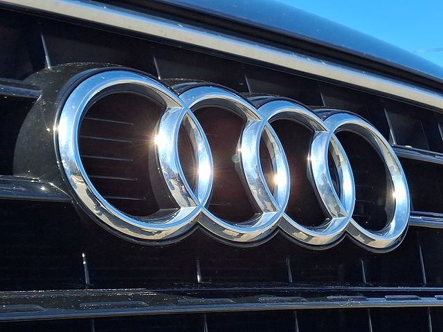 Used 2018 Audi Q3 2.0T Premium image 35