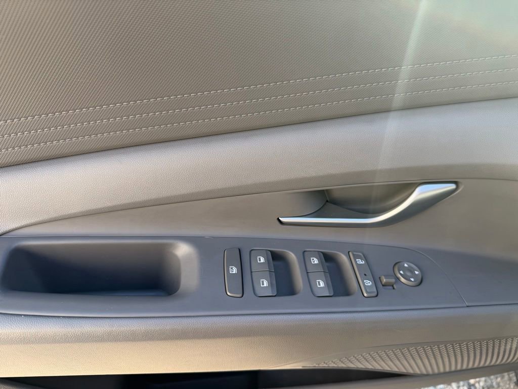 Certified 2023 Hyundai Elantra SEL image 12