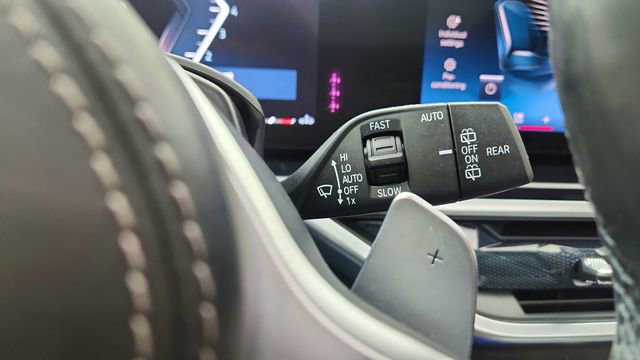 Used 2024 BMW X7 xDrive40i w/ Executive Package image 45