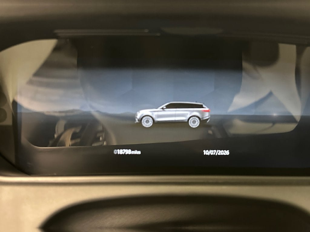 Used 2025 Land Rover Range Rover Velar S AWD/4WD image 18