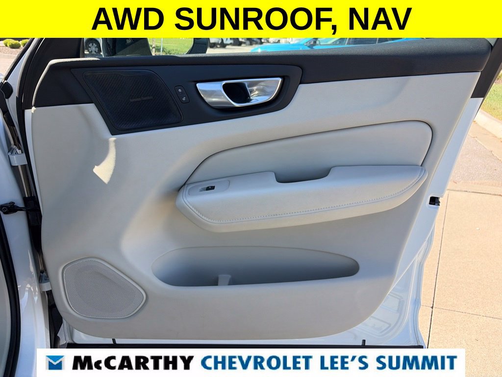 Used 2024 Volvo XC60 B5 Plus AWD/4WD image 25