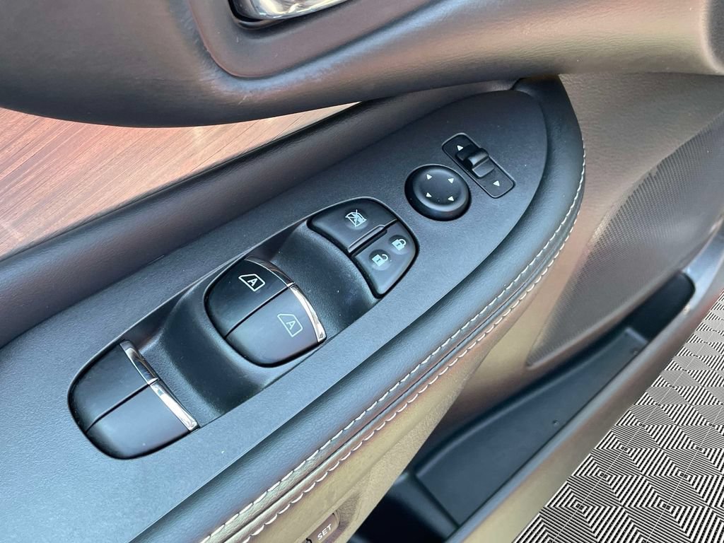 Used 2017 Nissan Murano Platinum w/ Platinum Technology Package FWD image 19
