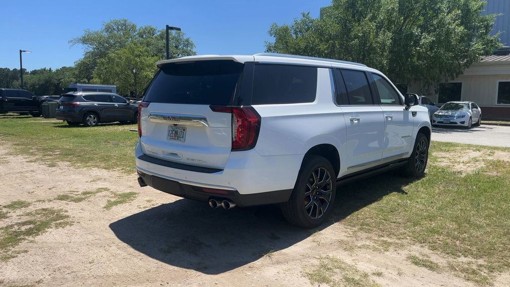 Used 2024 GMC Yukon XL Denali AWD/4WD image 7
