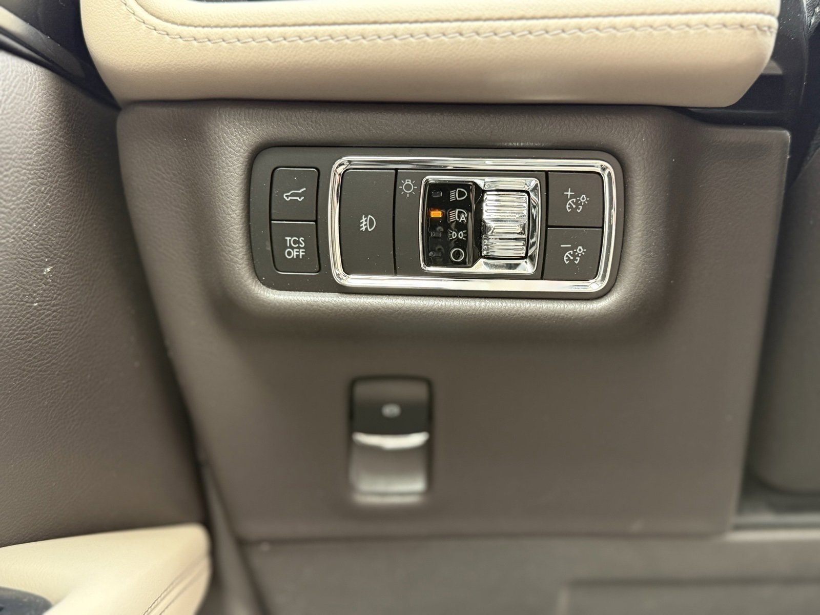 Used 2023 Lincoln Nautilus Reserve w/ Equipment Group 202A image 19