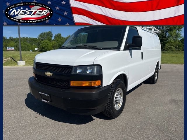 Used 2018 Chevrolet Express 2500 RWD image 1