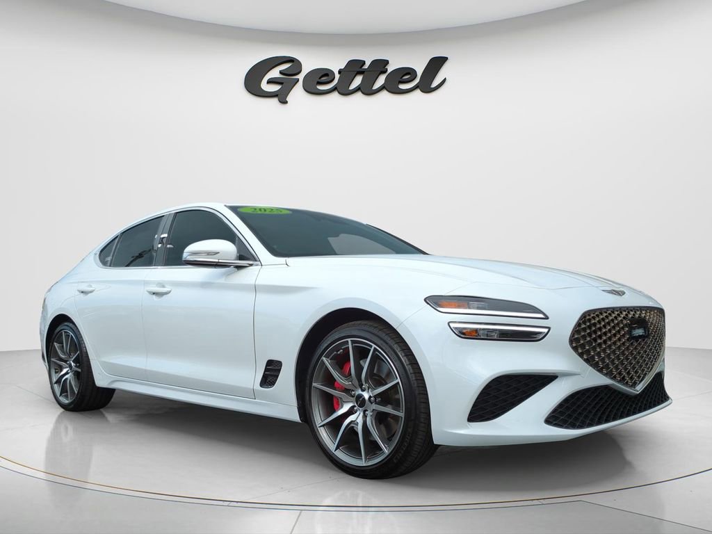 Used 2025 Genesis G70 2.5T image 2