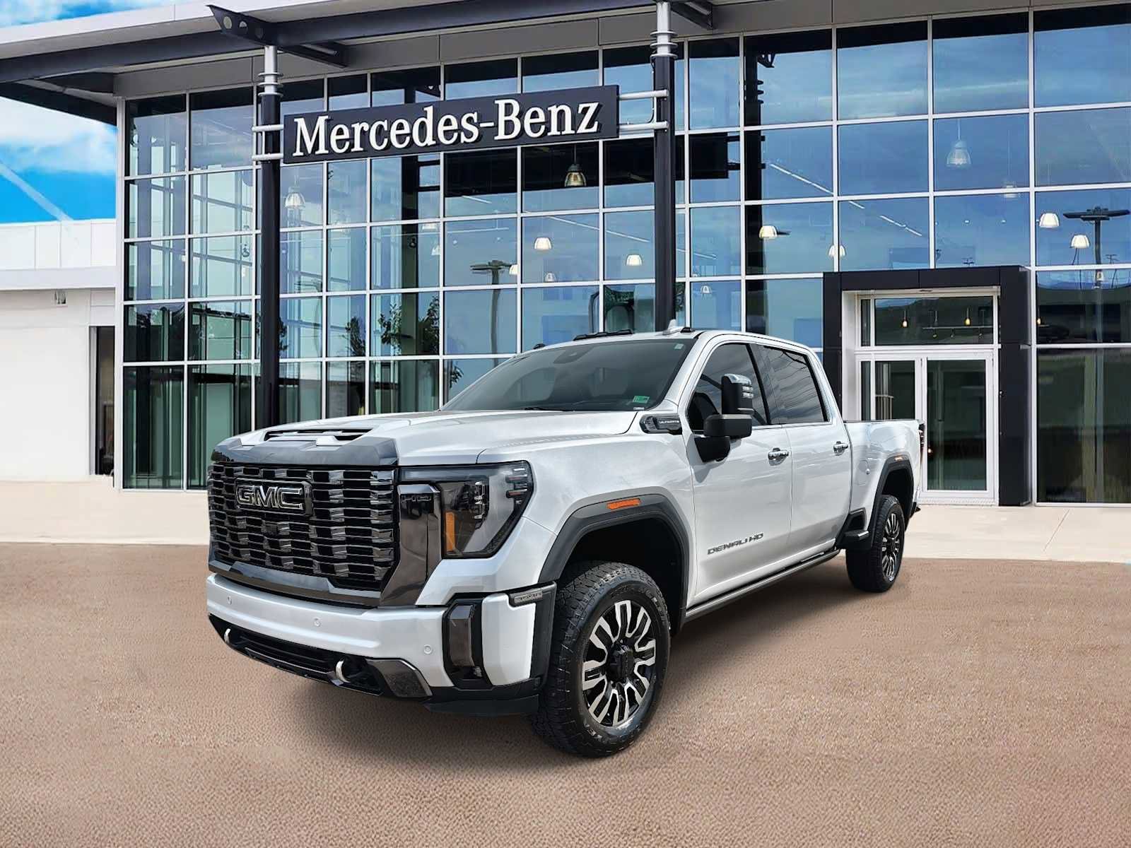 Used 2024 GMC Sierra 3500 Denali Ultimate image 1