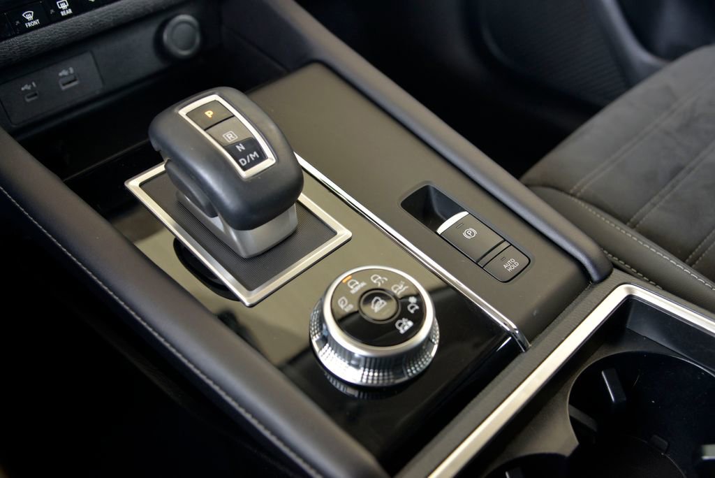 Used 2023 Mitsubishi Outlander SE image 25