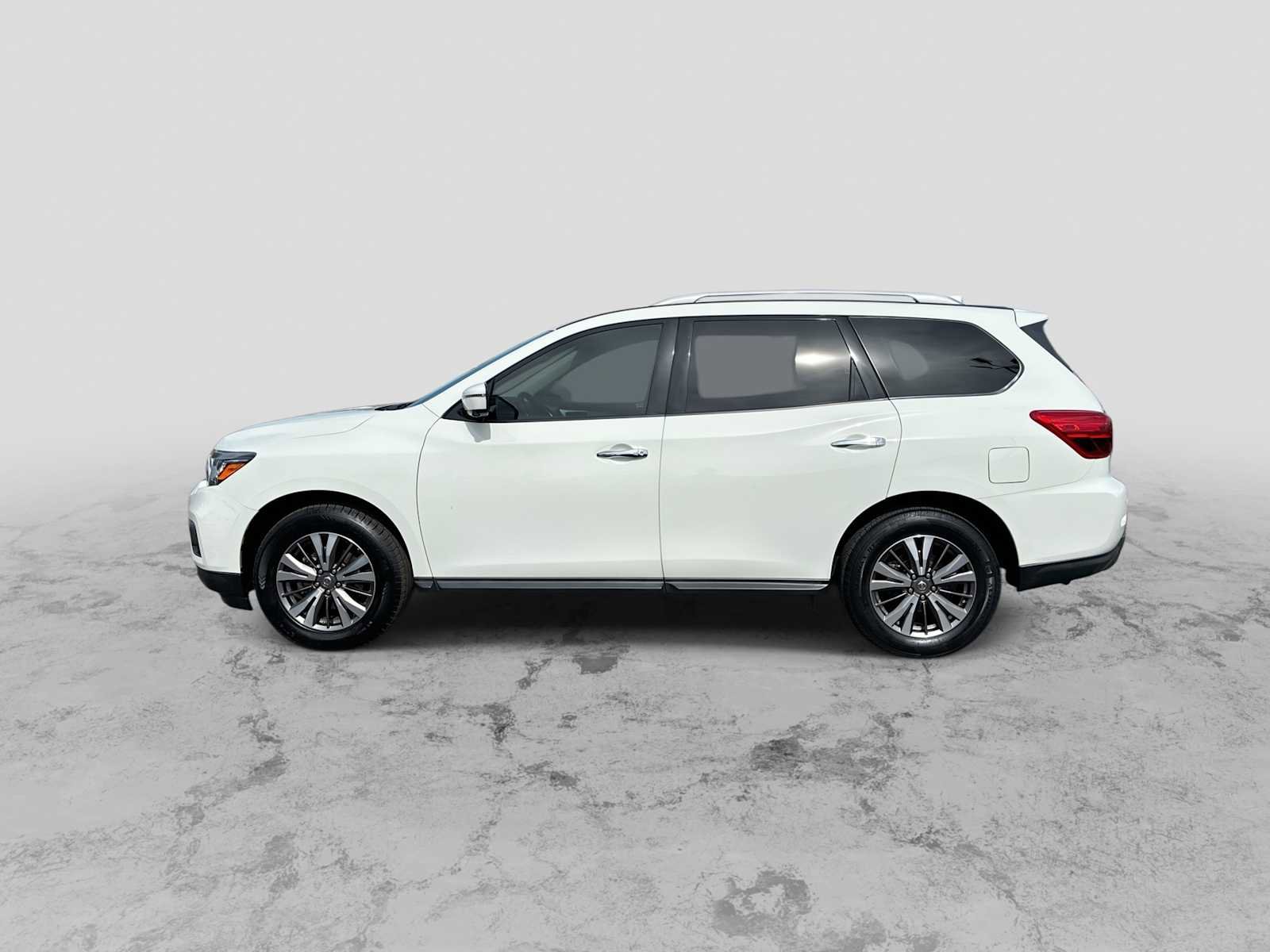 Used 2019 Nissan Pathfinder SL image 5