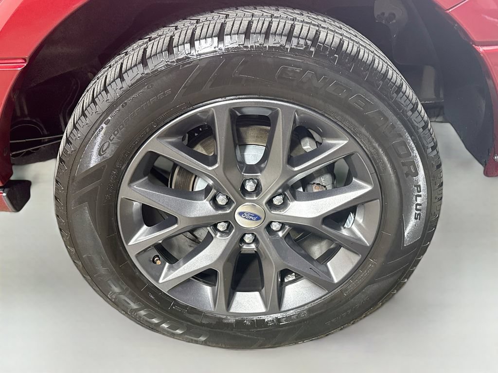Used 2017 Ford Expedition EL Limited w/ Equipment Group 301A RWD image 29