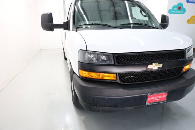 Used 2022 Chevrolet Express 3500 w/ Driver Convenience Package image 13