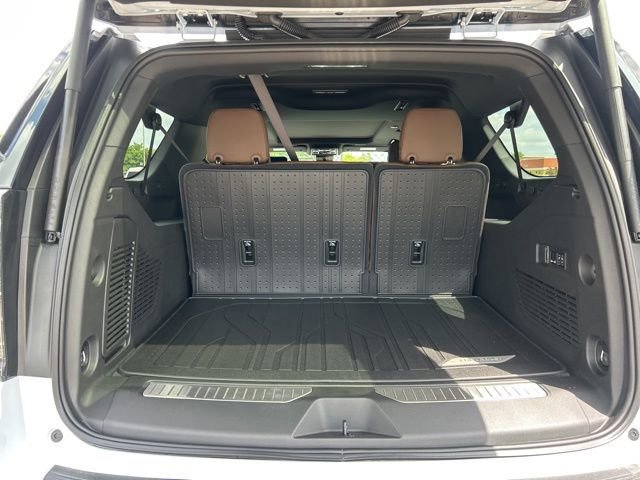 New 2026 Chevrolet Suburban High Country AWD/4WD image 31