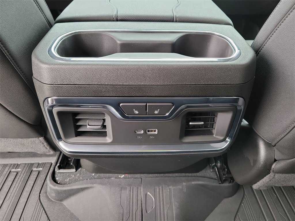 New 2025 GMC Sierra 3500 SLT w/ SLT Premium Package image 17