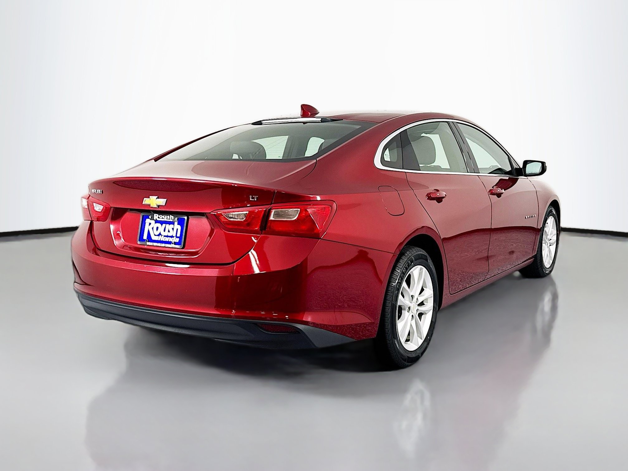 Used 2017 Chevrolet Malibu LT FWD image 5