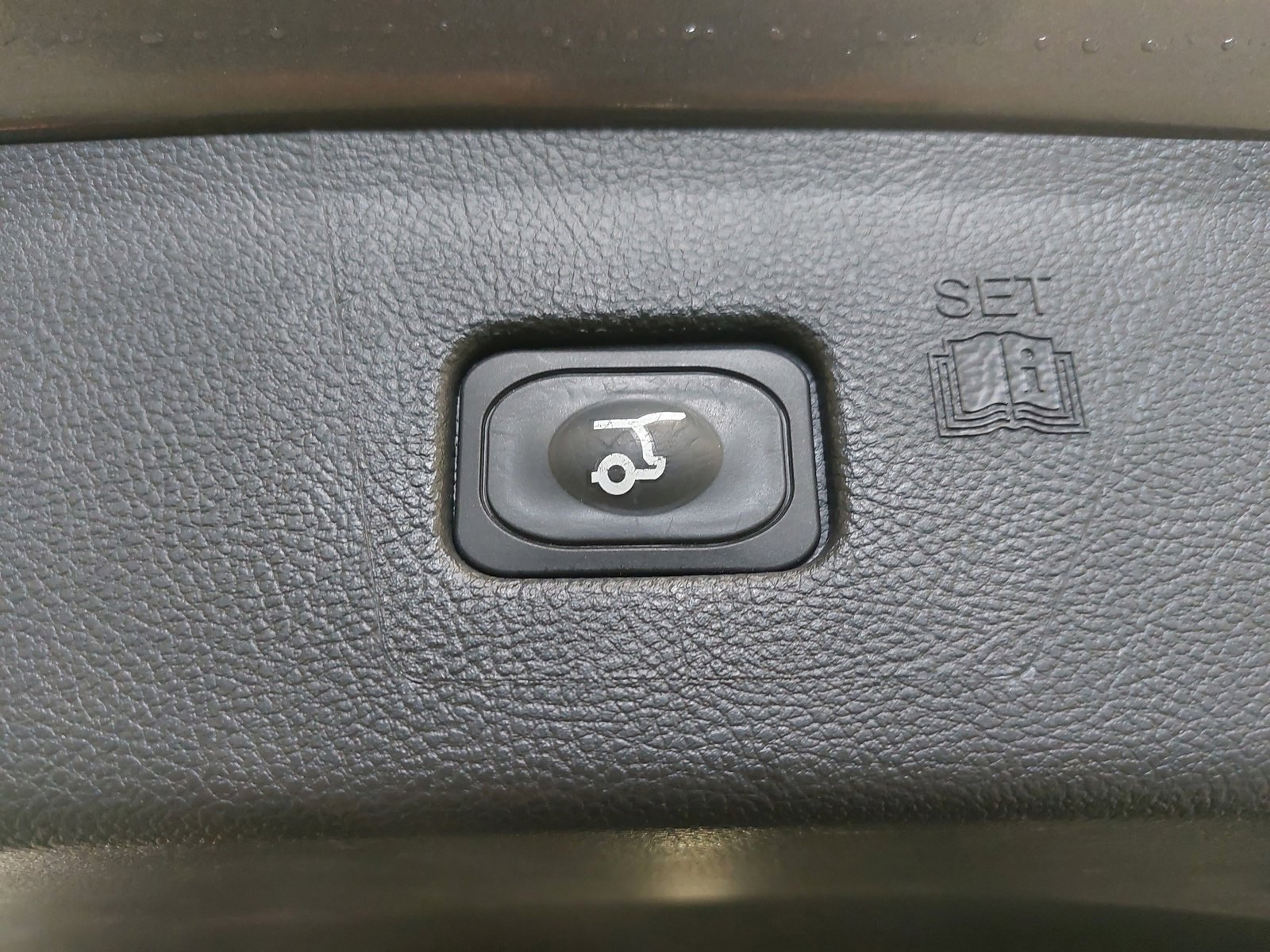 Used 2024 Ford Edge ST-Line image 15