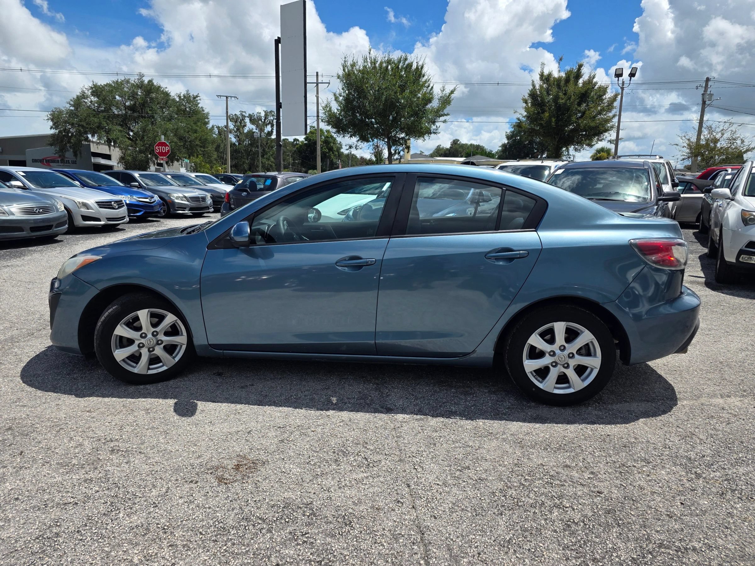 Used 2010 MAZDA MAZDA3 i Touring FWD image 4