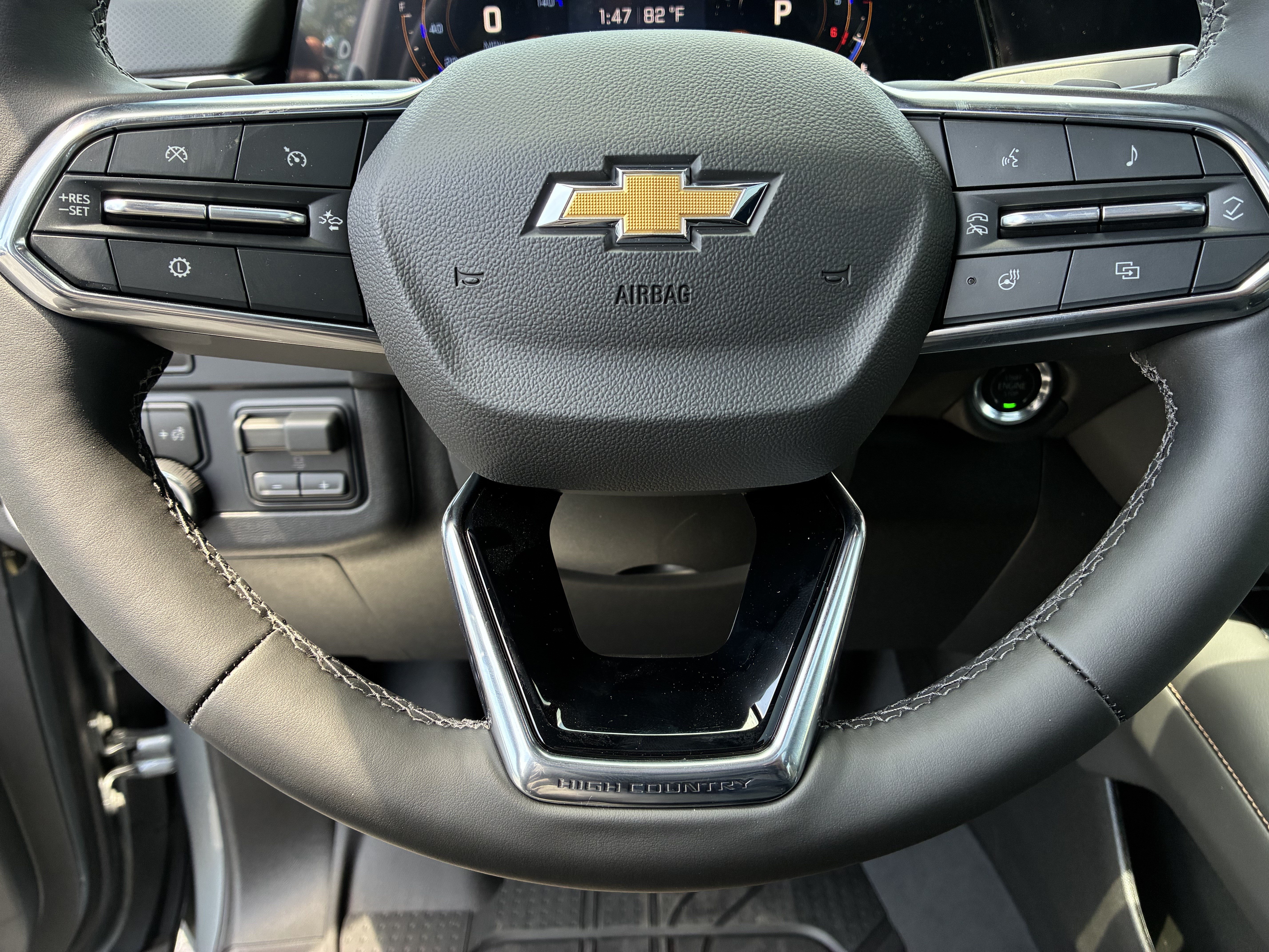Used 2026 Chevrolet Suburban High Country RWD image 29