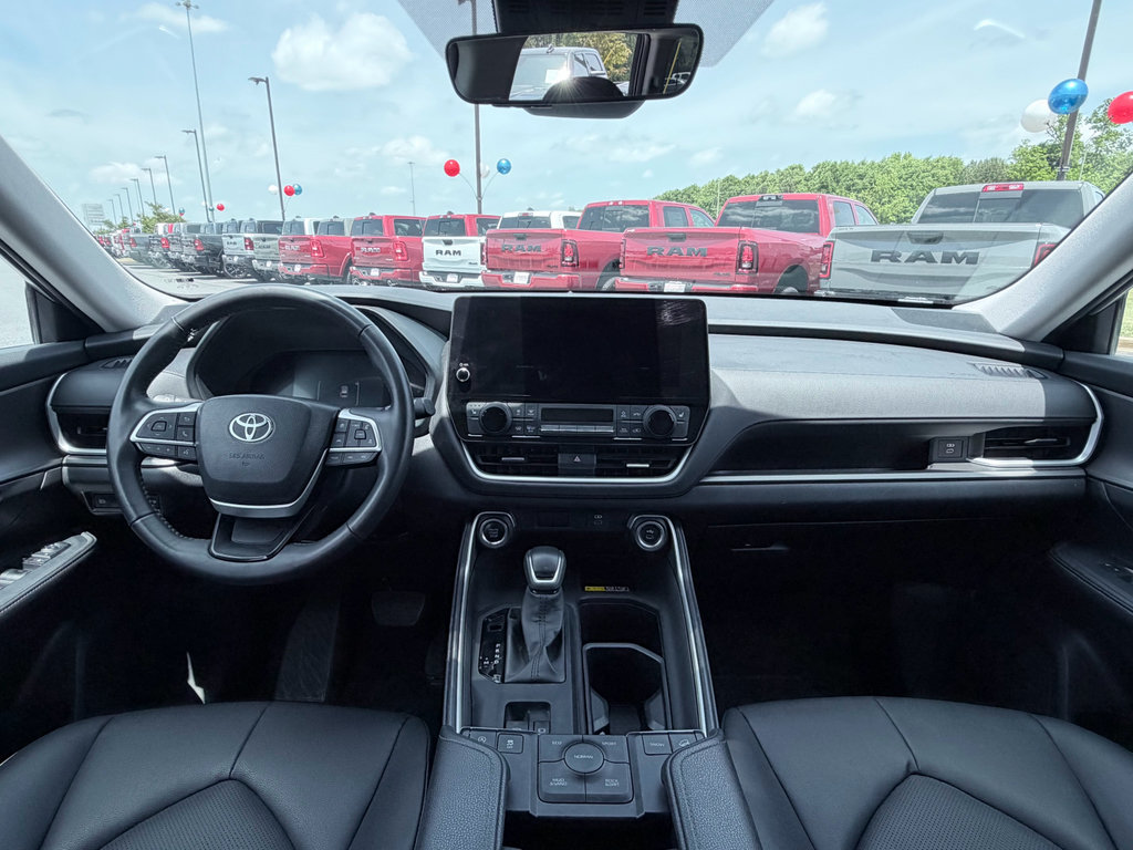 Used 2024 Toyota Grand Highlander AWD image 11