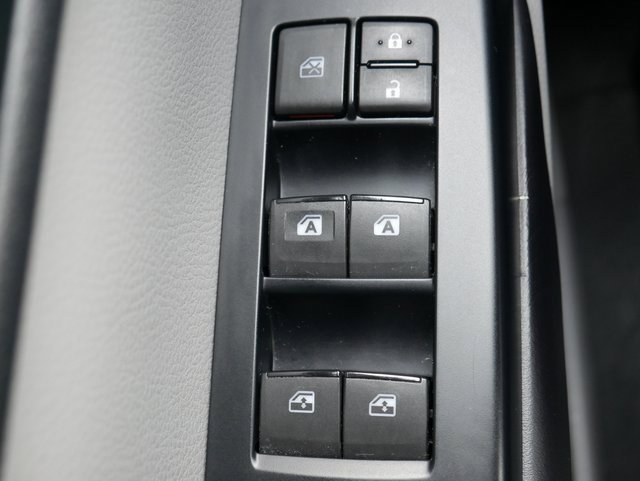 Used 2019 Toyota Highlander XLE image 27