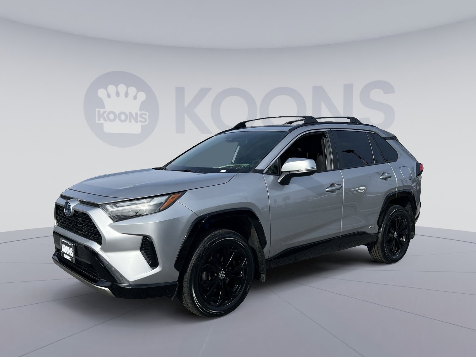 Used 2022 Toyota RAV4 SE w/ Convenience Package image 1