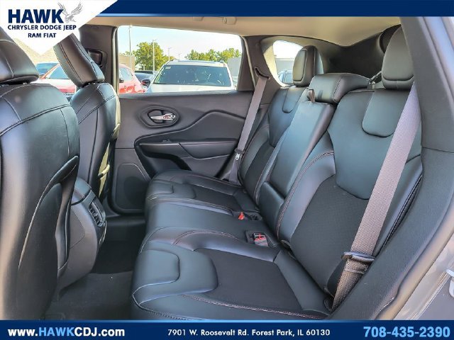 Used 2022 Jeep Cherokee Trailhawk w/ Technology Group B AWD/4WD image 10