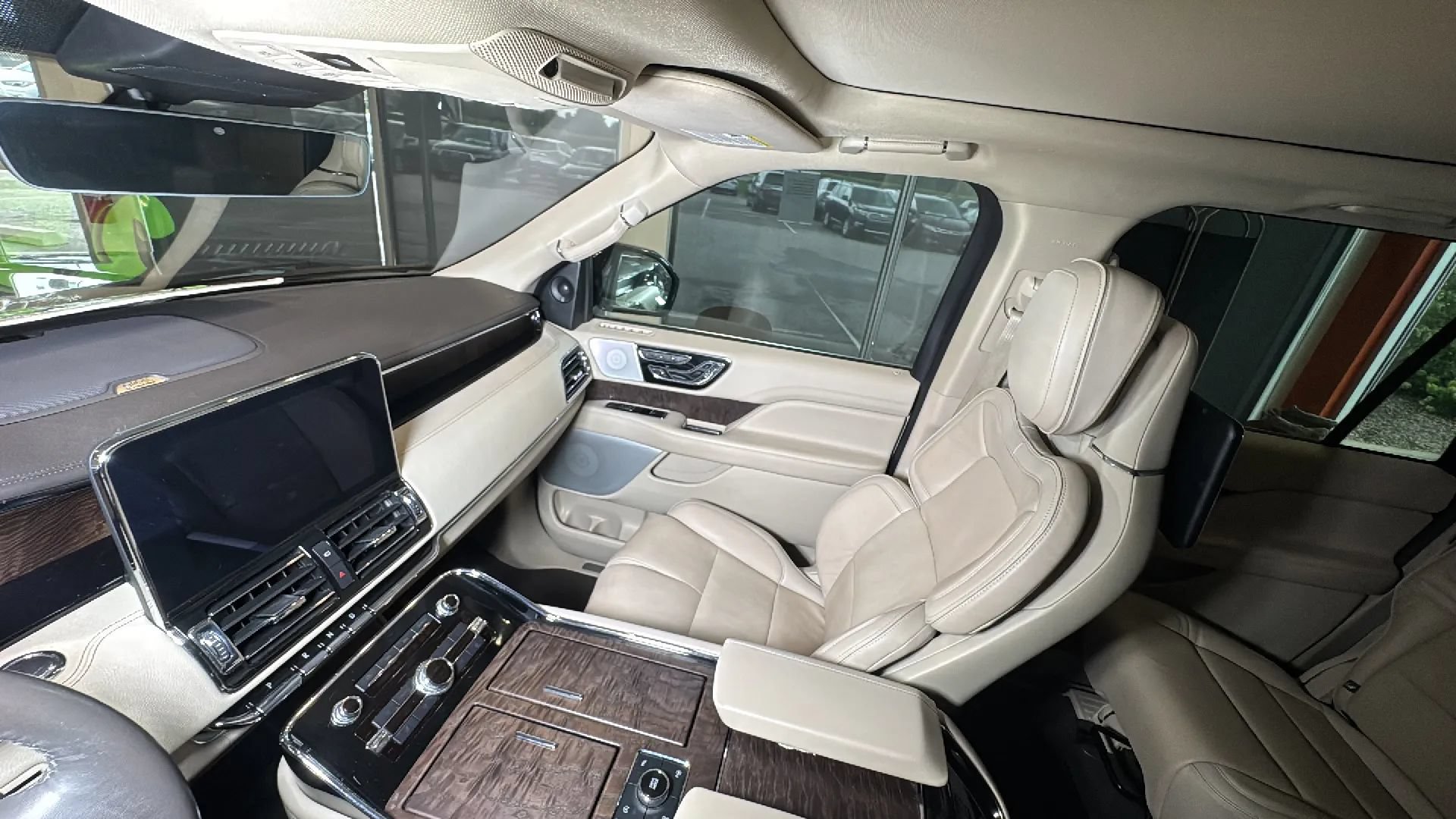 Used 2019 Lincoln Navigator L Reserve w/ Cargo Package AWD/4WD image 25