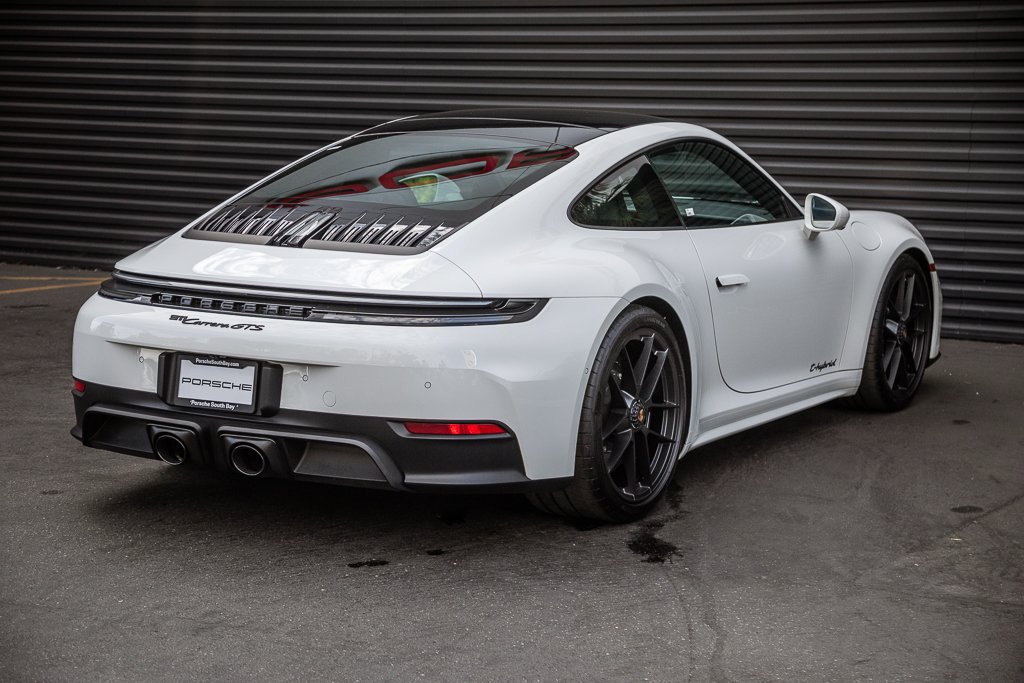Certified 2025 Porsche 911 Carrera GTS RWD image 9