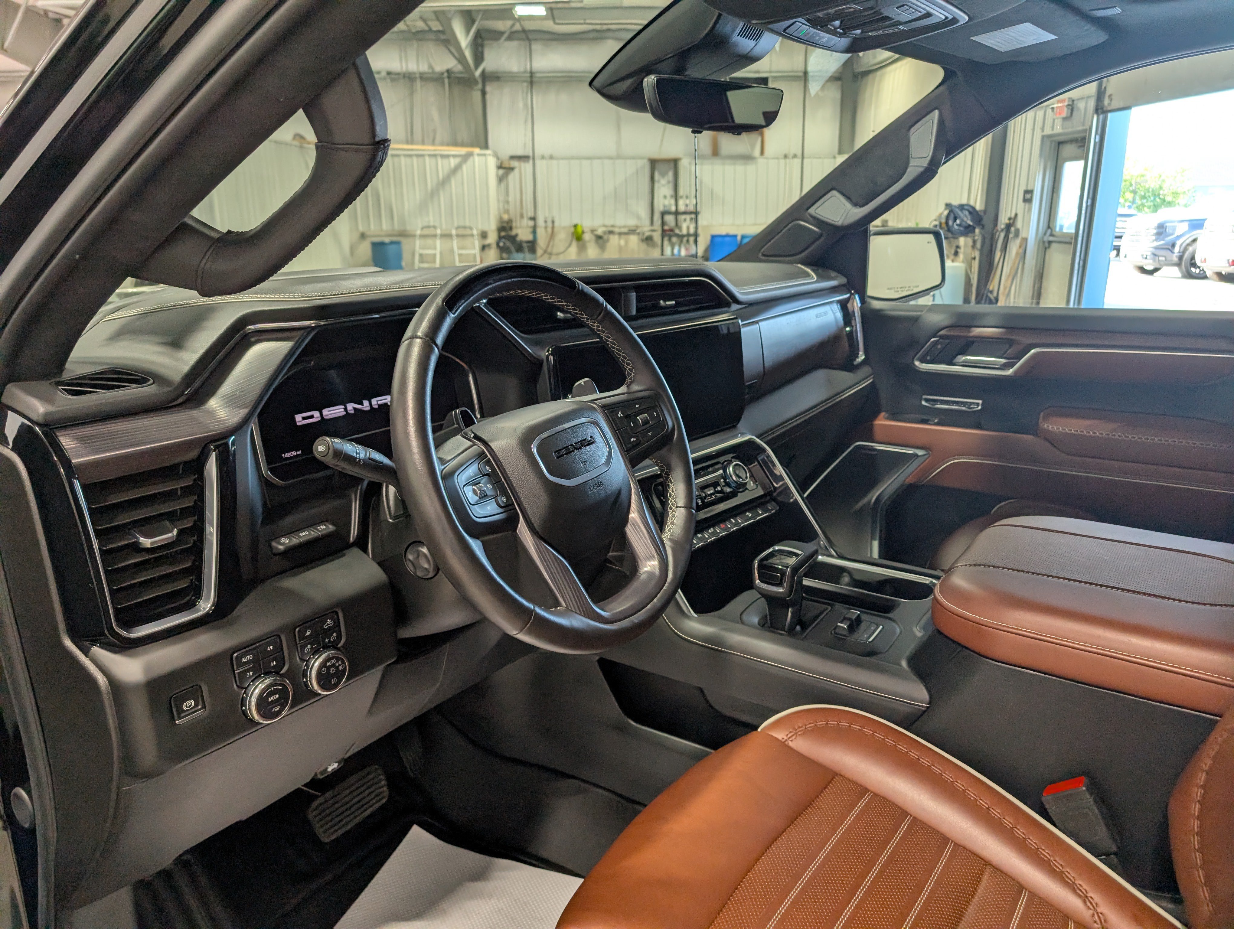 Used 2025 GMC Sierra 1500 Denali Ultimate AWD/4WD image 16