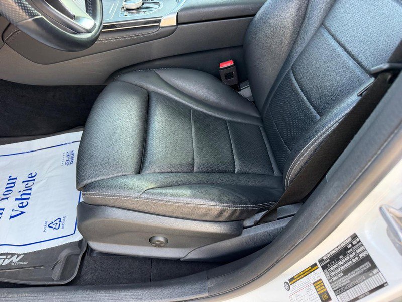 Used 2019 Mercedes-Benz GLC 300 4MATIC image 22