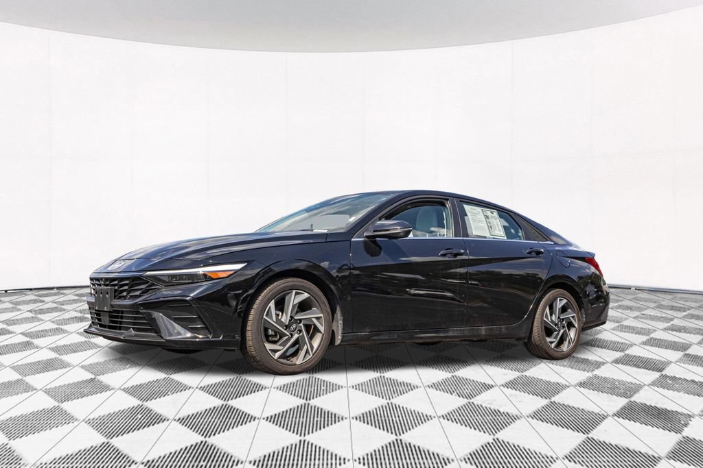 Certified 2024 Hyundai Elantra Limited FWD image 6