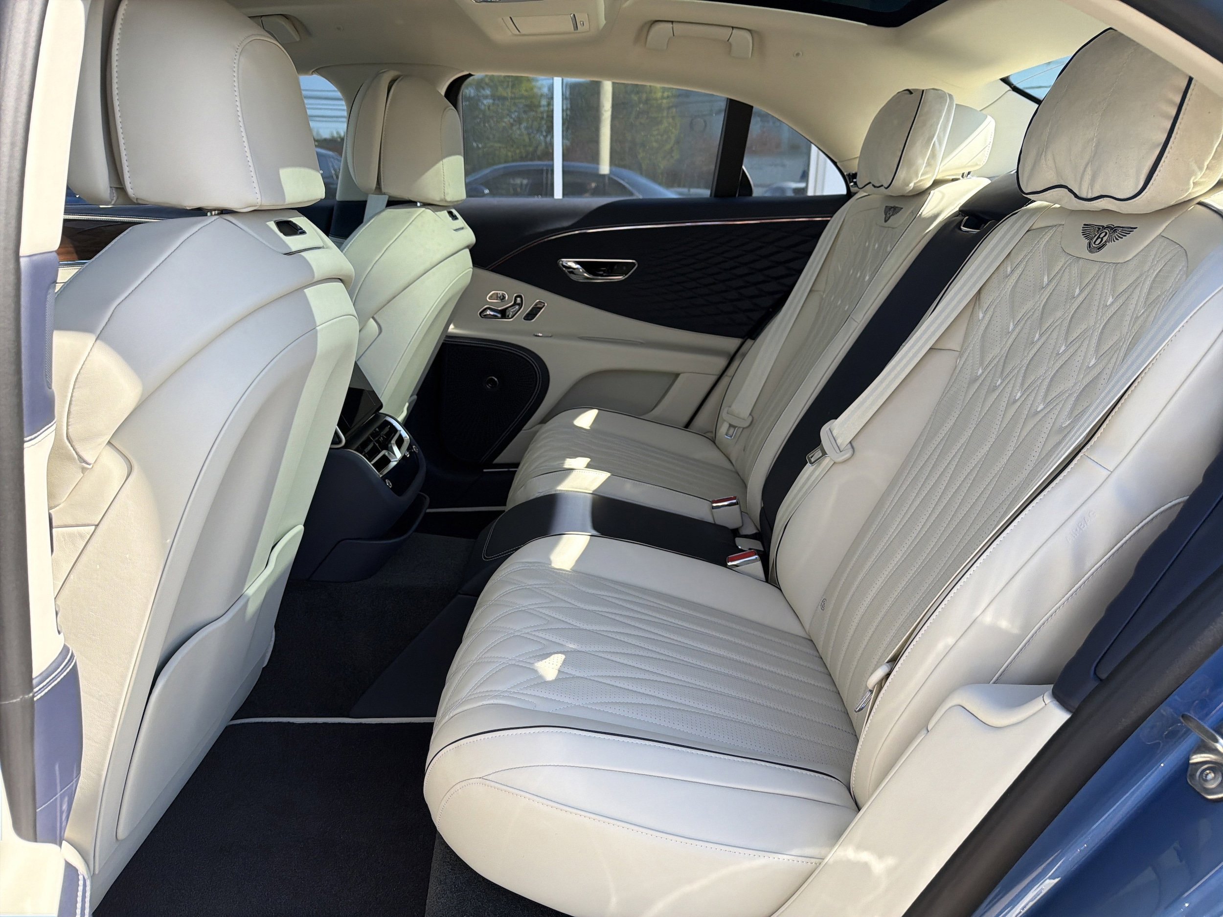 New 2026 Bentley Flying Spur Plug-In Hybrid AWD/4WD image 26