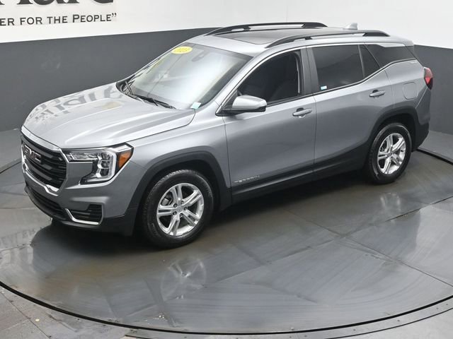 Used 2023 GMC Terrain SLE w/ Driver Convenience Package image 44