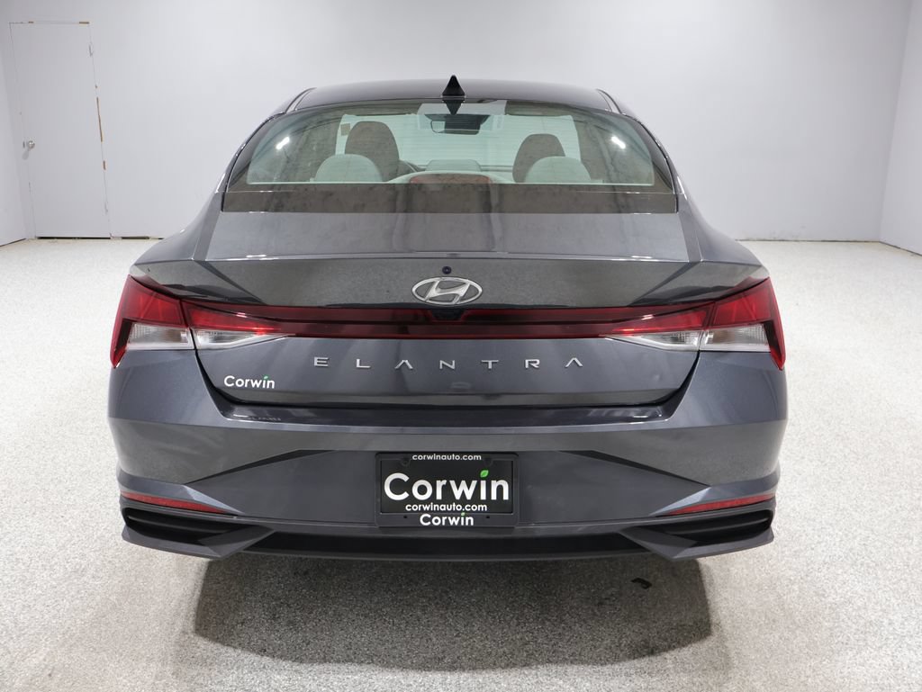 Used 2023 Hyundai Elantra SEL w/ Convenience Package FWD video 3