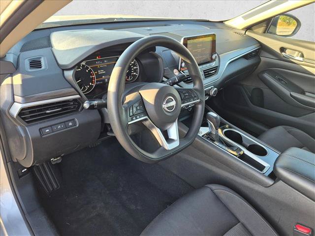 Used 2024 Nissan Altima 2.5 SV FWD image 10