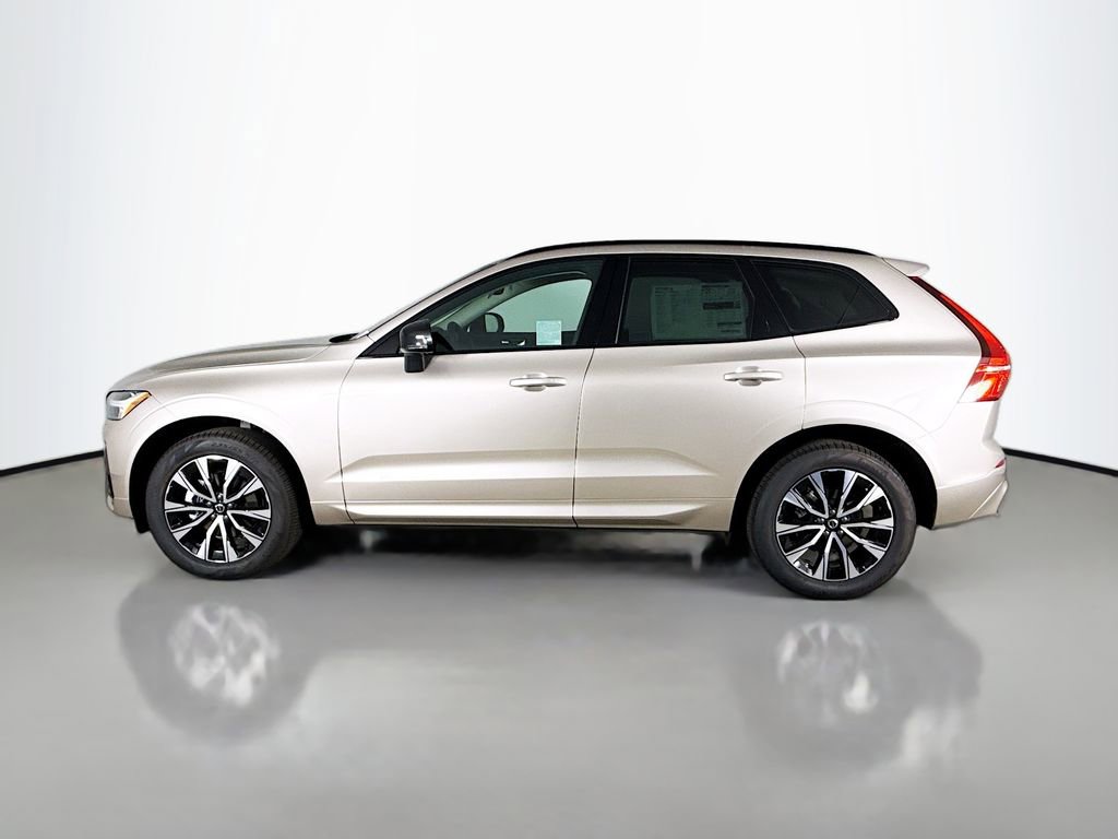 Used 2025 Volvo XC60 B5 Core w/ Protection Package Premier image 4