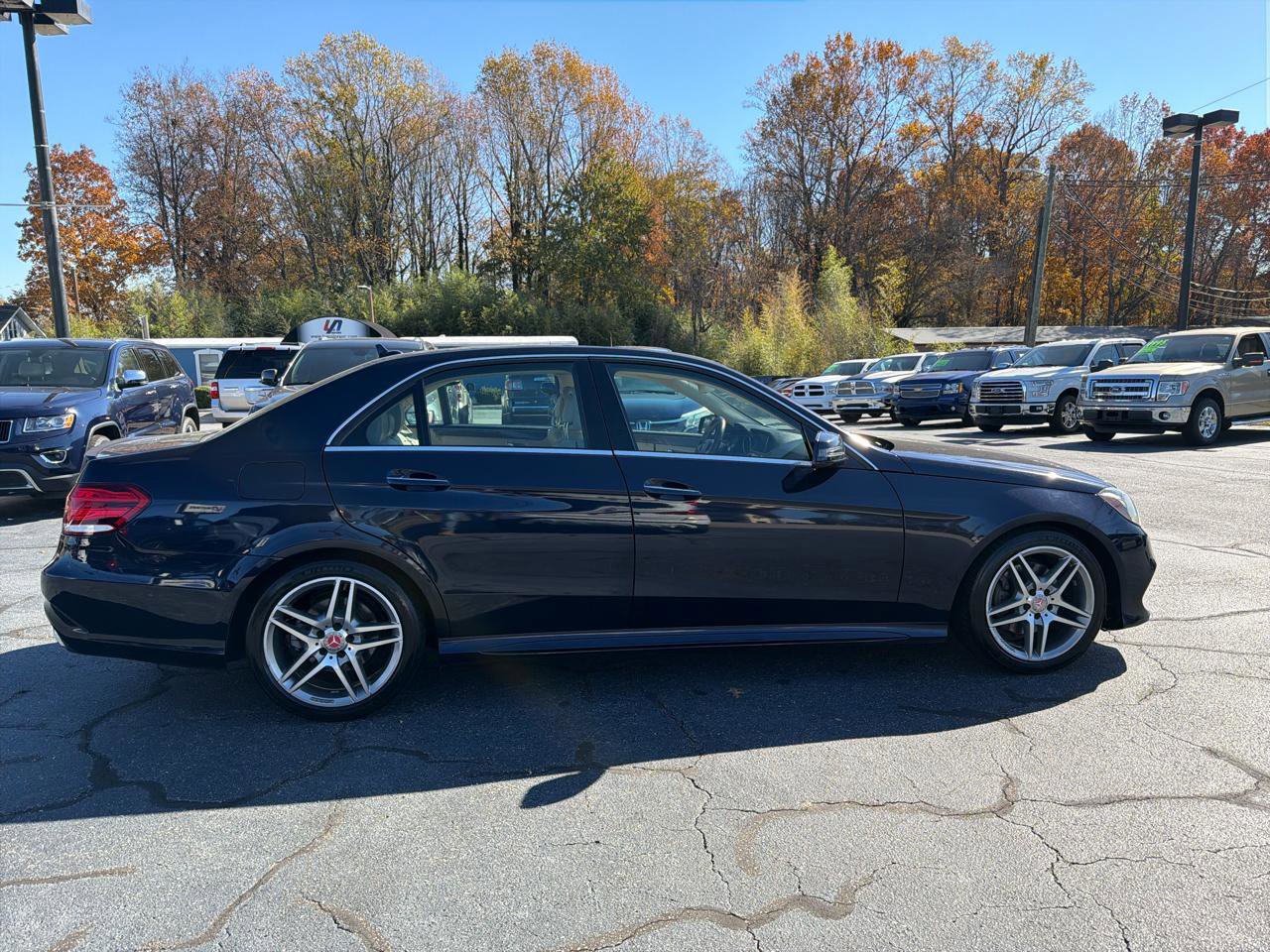 Used 2014 Mercedes-Benz E 350 4MATIC Sedan image 7
