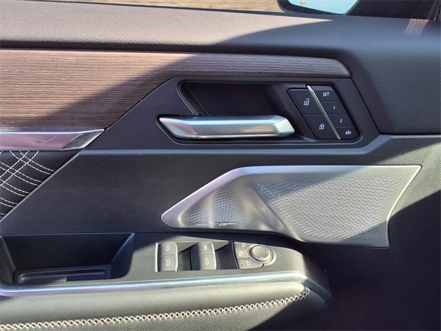 Used 2024 GMC Acadia Denali w/ Super Cruise Package image 48